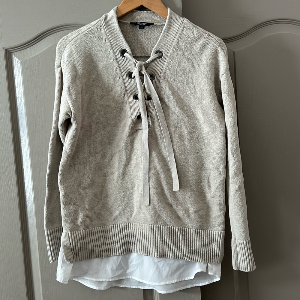 Women’s simply Vera Sweater 
Cream color 
Size Medium